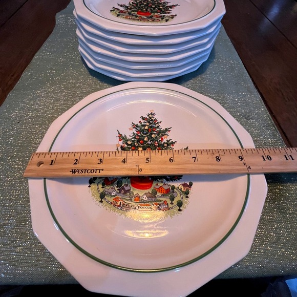 Pfaltzgraff Christmas Tree Heritage Plates Dinner Plates~Set of 8~10 inch EUC - Picture 4 of 7